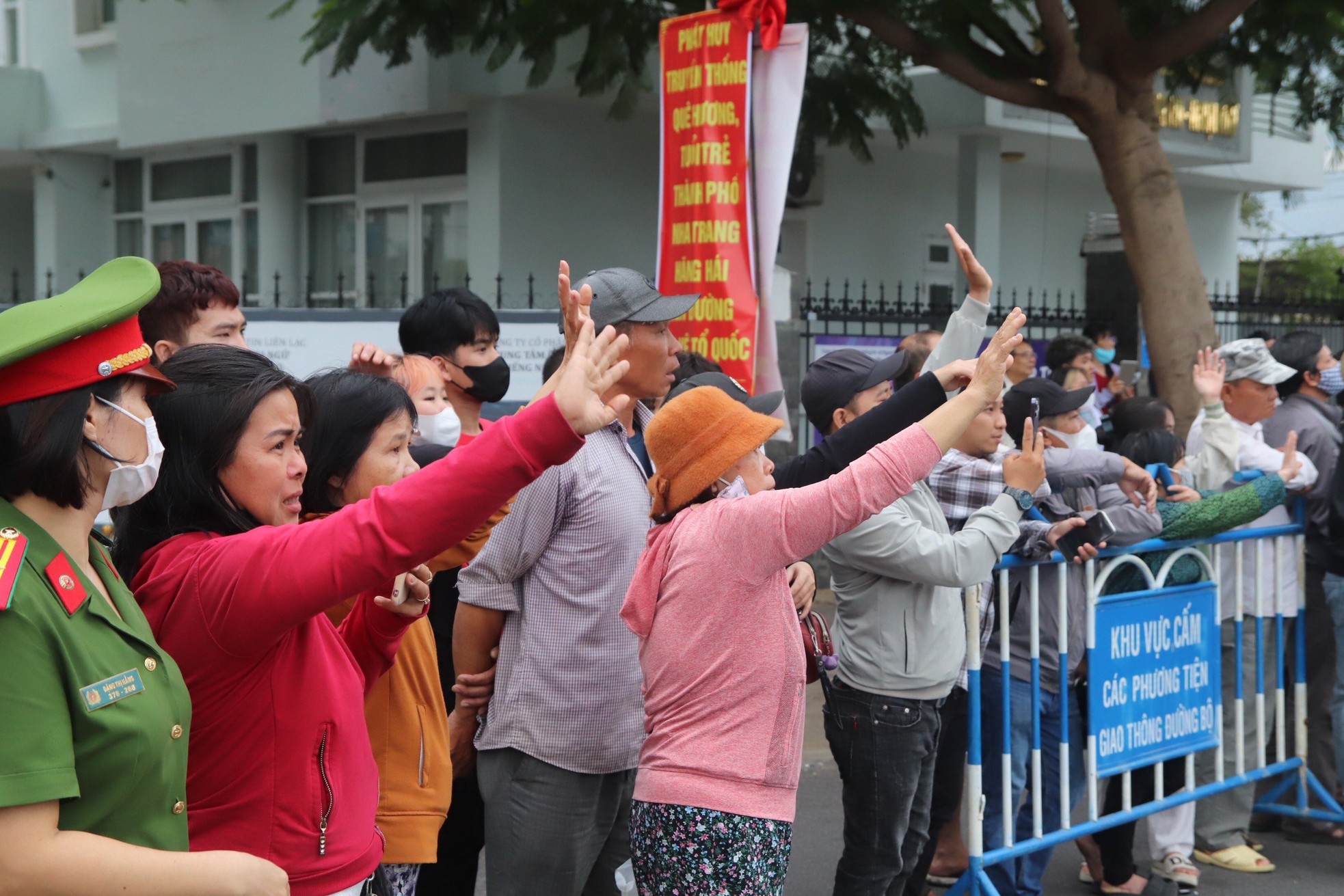 Hàng ngàn tân binh ở Hòa Bình, Khánh Hòa lên đường nhập ngũ ảnh 18