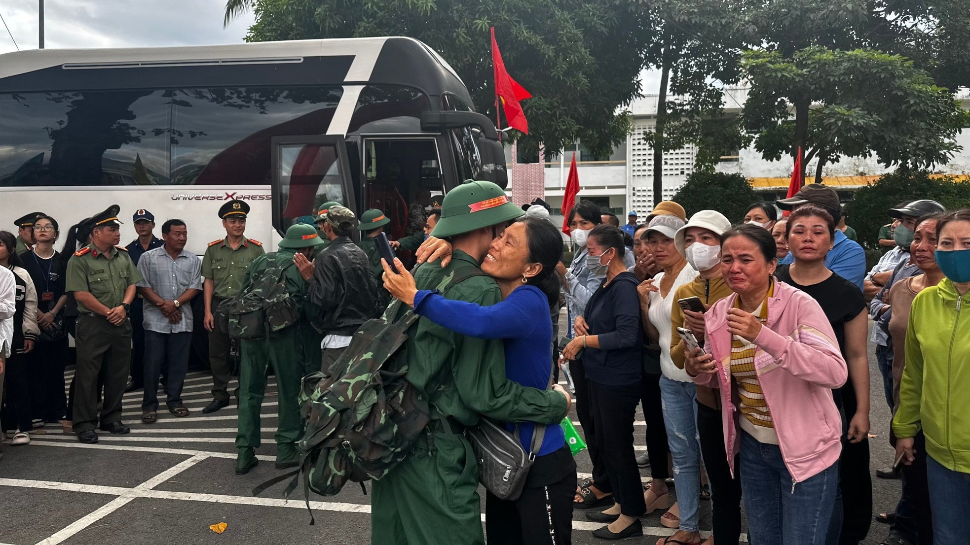 Hàng ngàn tân binh ở Hòa Bình, Khánh Hòa lên đường nhập ngũ ảnh 20