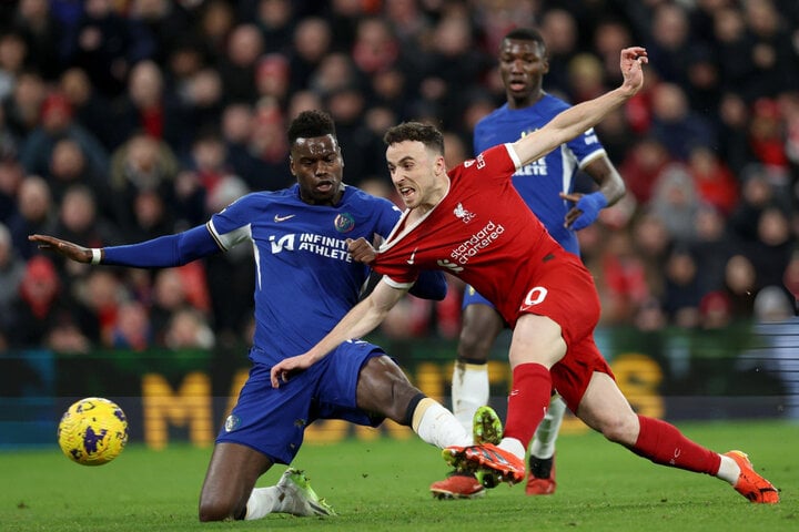 Liverpool thắng đậm Chelsea ở vòng 22 Ngoại Hạng Anh.