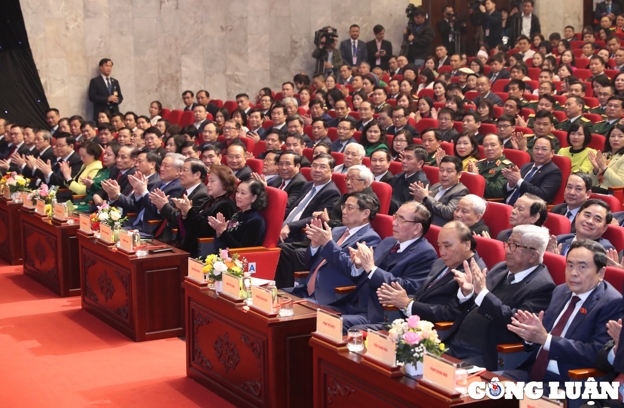 ton vinh tinh than sang tao tu duy chinh tri sac ben va trach nhiem xa hoi cua nguoi lam bao hinh 1