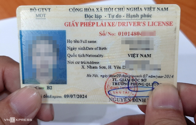 Bằng lái xe ôtô B2. Ảnh: Phương Sơn