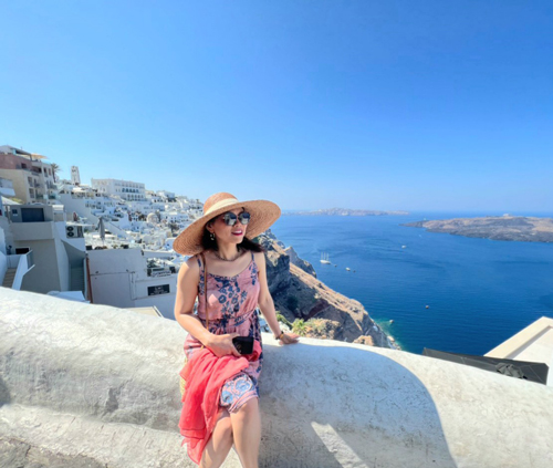 Chữ tình ở Santorini - Ảnh 1.