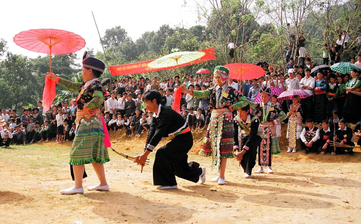 Đến Sapa trải nghiệm lễ hội dân tộc và thưởng thức món ăn gây thương nhớ phố mây- Ảnh 3.