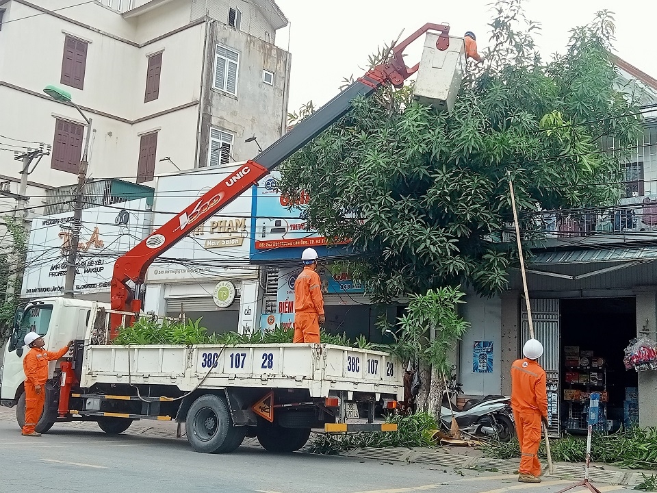 Điện lực miền Bắc sẵn sàng đảm bảo cung cấp điện dịp Tết Nguyên đán Giáp Thìn 2024- Ảnh 1.