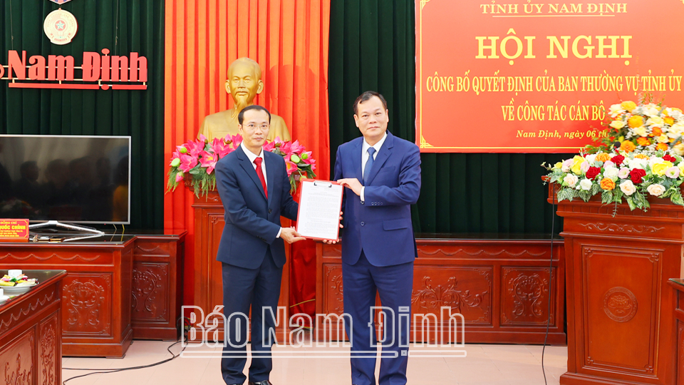 dieu dong pho chanh van phong tinh uy lam tong bien tap bao nam dinh hinh 1