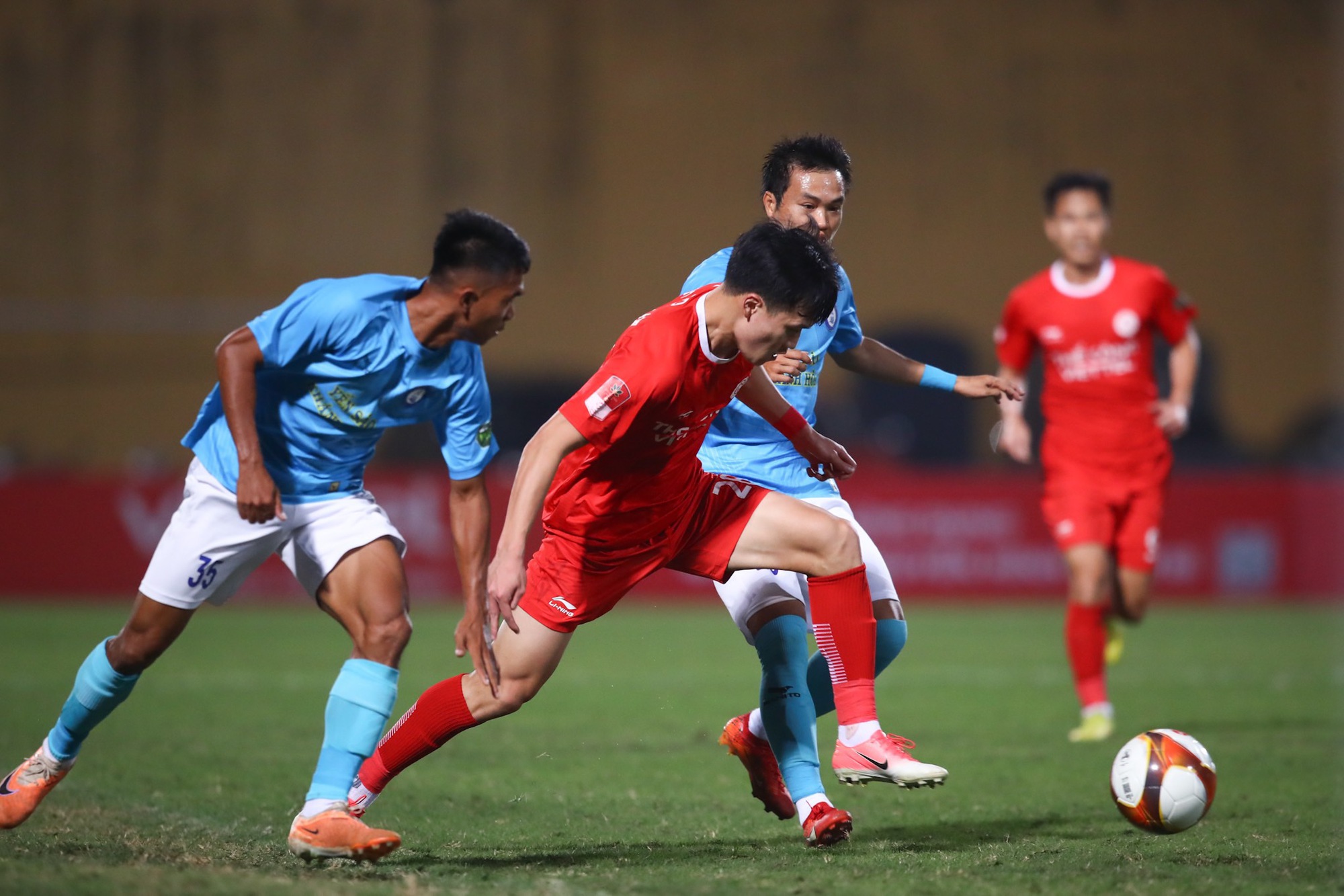 Đội tuyển Việt Nam đặt mục tiêu vô địch AFF Cup, V-League ‘vắt chân lên cổ’ chạy- Ảnh 1.