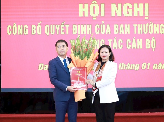 Hà Nội phê chuẩn kết quả bầu lãnh đạo huyện Đan Phượng, Thạch Thất ảnh 1