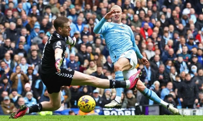 Haaland nâng tỷ số lên 2-0 trong trận Man City tiếp Everton trên sân Etihad ở vòng 24 Ngoại hạng Anh ngày 10/2. Ảnh: Reuters