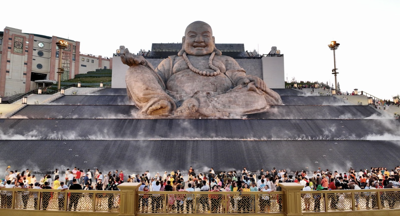 Hàng trăm ngàn du khách đi cáp treo lên núi Bà Đen hành hương mùng 4 tết- Ảnh 8.