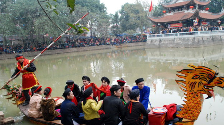 Hàng vạn người chen nhau trẩy hội Lim