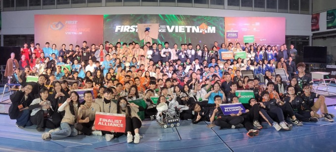 Ngày 24/2, vòng chung kết FIRST Tech Challenge với hơn 270 học sinh phổ thông đã diễn ra tại Trường Đại học FPT, Hà Nội. Ảnh: Trường Đại học FPT