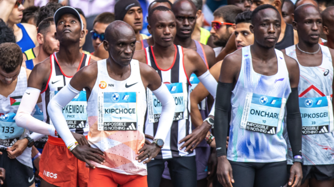 Kipchoge khi tham dự Berlin Marathon vào tháng 9/2023. Ảnh: AFP