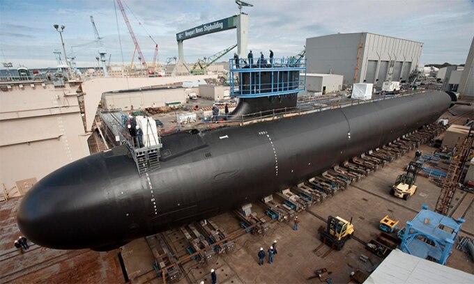 Tàu ngầm hạt nhân lớp Virginia USS Minnesota được đóng tại nhà máy đóng tàu ở bang Virginia tháng 11/2012. Ảnh: US Navy