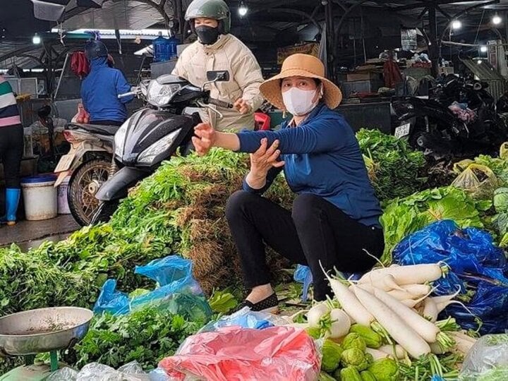 Giá ra xanh, thực phẩm đã giảm sau 2 ngày tăng cao. (Ảnh minh họa)