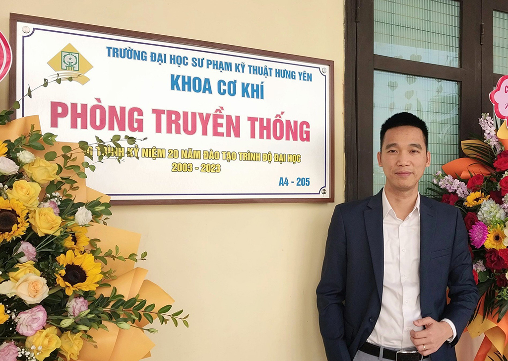 Phó giáo sư trẻ từng trượt nguyện vọng 1 vào đại học - Ảnh 1.