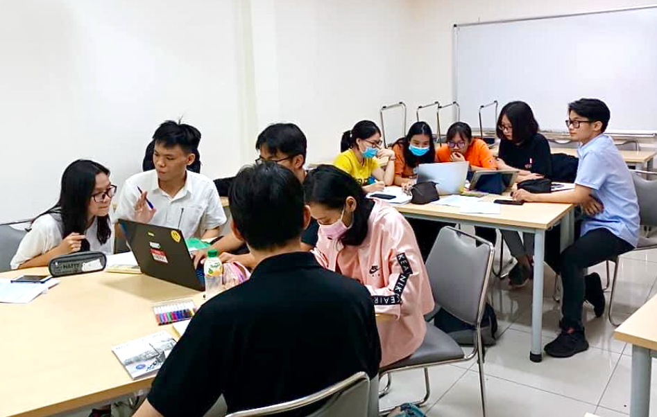 Quá lạm dụng IELTS sẽ làm sai lệch bản chất của việc học ngoại ngữ- Ảnh 1.