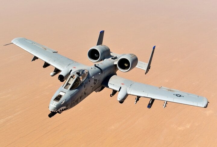 Máy bay chiến đấu A-10 Thunderbolt II.