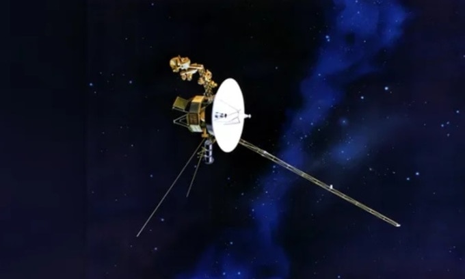 Mô phỏng tàu Voyager 1 với ăngten chĩa về phía Trái Đất. Ảnh: NASA