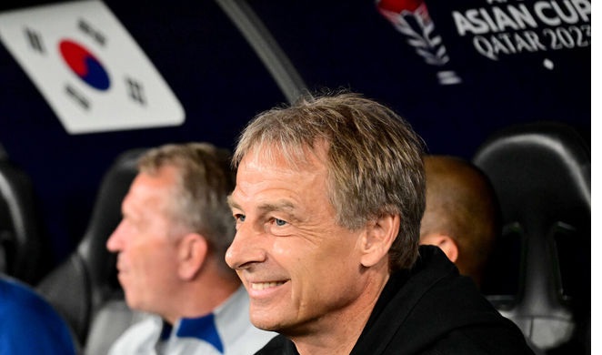 HLV Klinsmann bị lên án vì tươi cười trên nỗi đau của các cầu thủ Hàn Quốc- Ảnh 2.