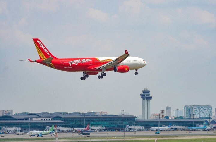 Vietjet khai xuân, lì xì hàng trăm ngàn vé bay ưu đãi   - Ảnh 1