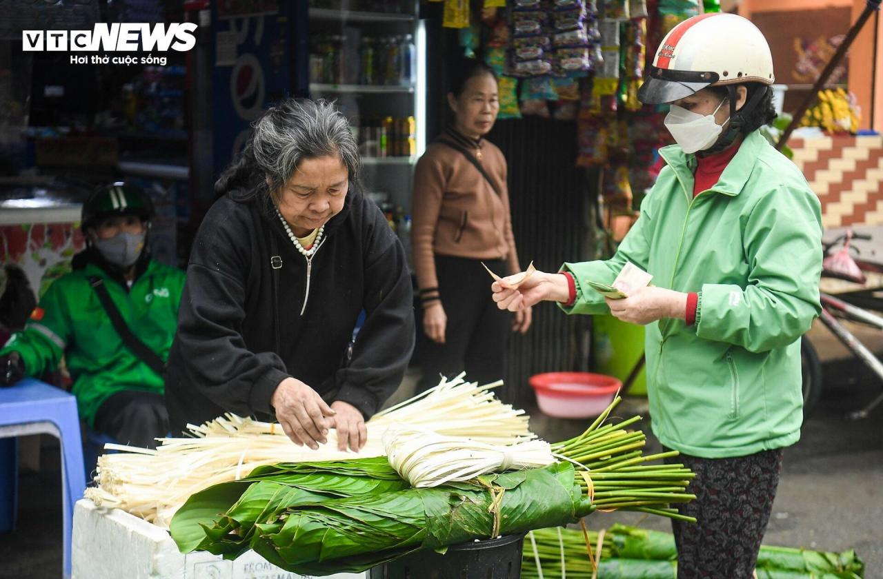 Chợ lá dong lâu đời nhất Hà Nội nhộn nhịp ngày giáp Tết - 3