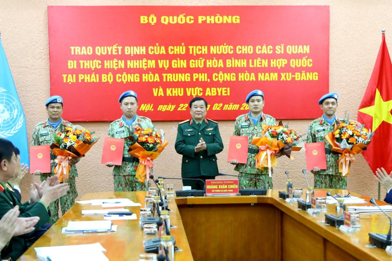 trao quyết định.jpg