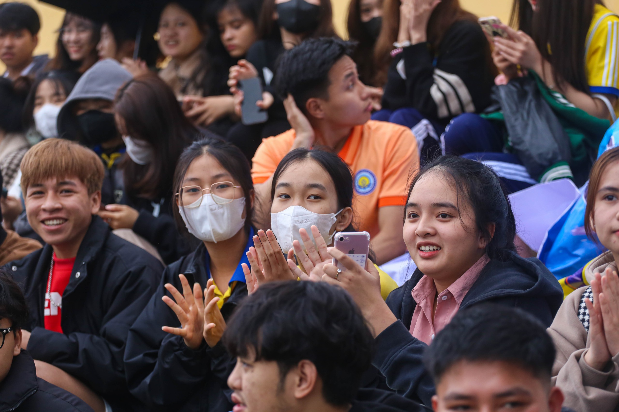 Vòng loại miền Trung: ‘Tan chảy' với những câu chuyện đáng yêu trên khán đài- Ảnh 10.