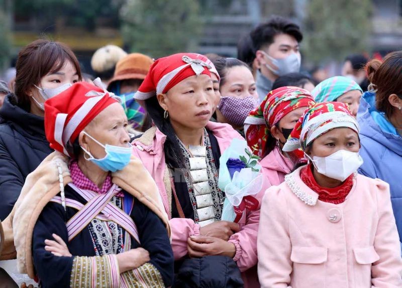 Thanh niên vùng cao Tây Bắc chia tay gia đình lên đường nhập ngũ ảnh 5