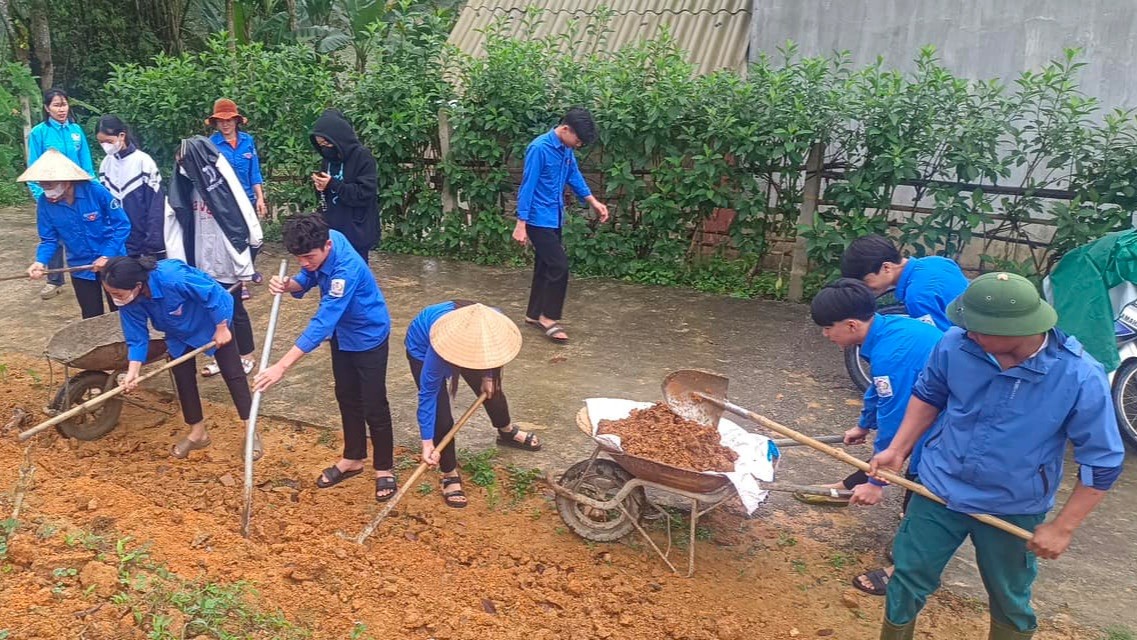 Khởi động Tháng Thanh niên, tuổi trẻ Hà Tĩnh thực hiện nhiều việc ý nghĩa ảnh 13