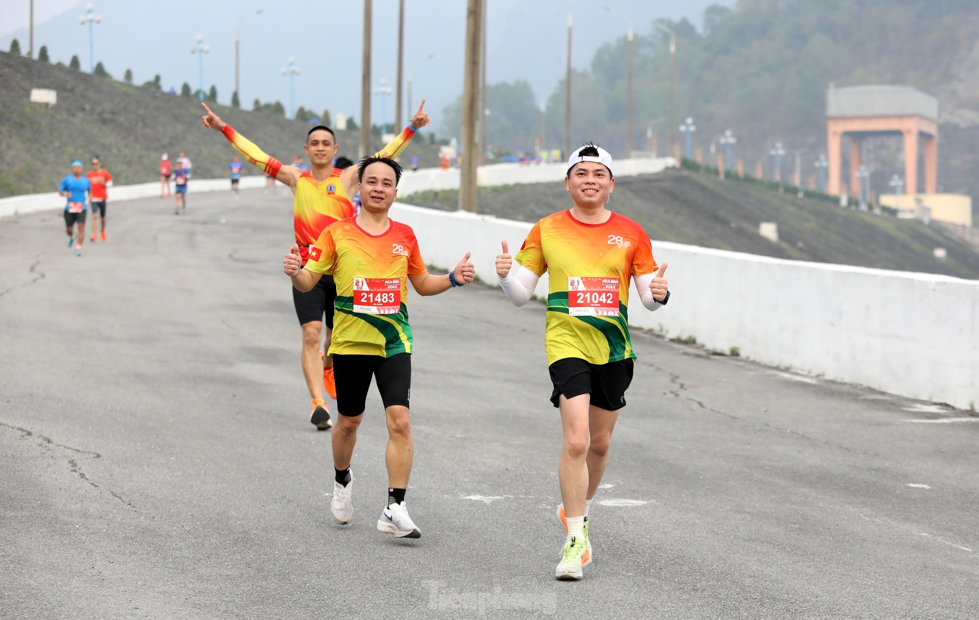 Tỉnh Đoàn Hòa Bình tổ chức thành công giải chạy marathon với hơn 2.000 vận động viên ảnh 3