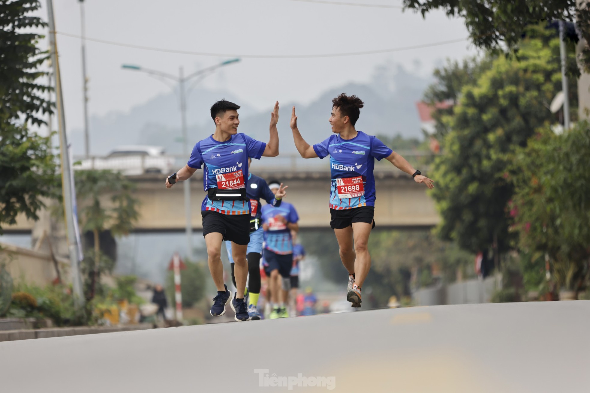 Tỉnh Đoàn Hòa Bình tổ chức thành công giải chạy marathon với hơn 2.000 vận động viên ảnh 9