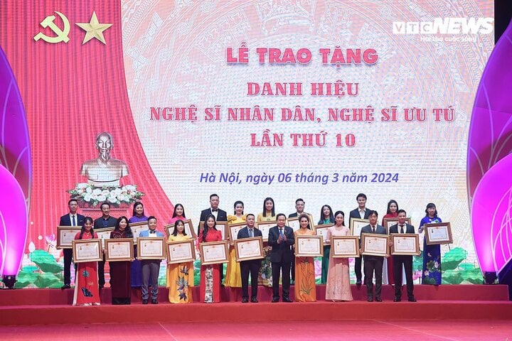 Danh hiệu NSND, NSƯT đã góp phần động viên, khích lệ các nghệ sĩ, đặc biệt là các nghệ sĩ trẻ say mê trong sáng tạo, biểu diễn nghệ thuật, tạo ra nhiều chương trình, vở diễn, tiết mục có giá trị để phục vụ nhân dân.