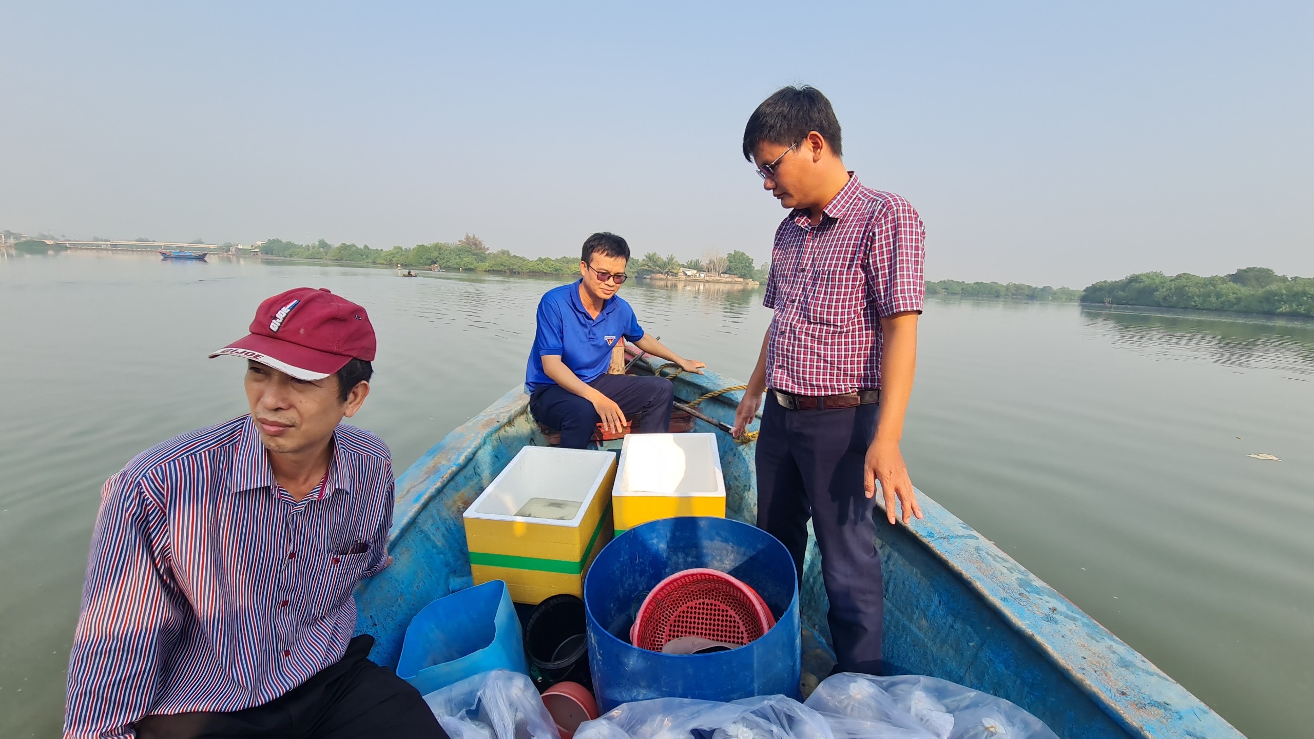 Doanh nghiệp ở Bình Định thả gần nửa triệu con giống bồi hoàn đa dạng sinh học- Ảnh 2.