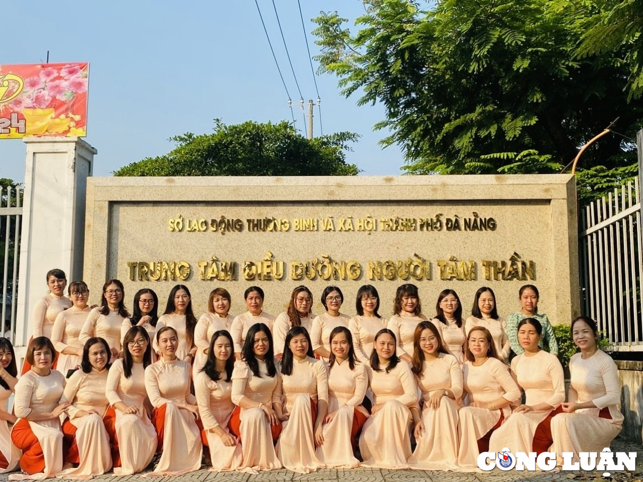 phu nu da nang soi noi huong ung tuan le ao dai nhan ngay 8 3 hinh 8