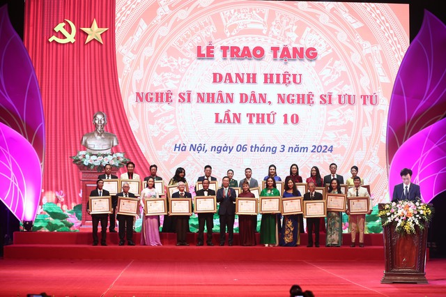 Tôn vinh những nghệ sĩ lao động bền bỉ, sáng tạo và có nhiều cống hiến nổi bật cho đời sống văn hóa nghệ thuật nước nhà - Ảnh 5.