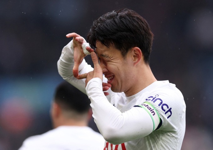 Son mừng bàn nâng tỷ số lên 3-0 cho Tottenham. Ảnh: Reuters