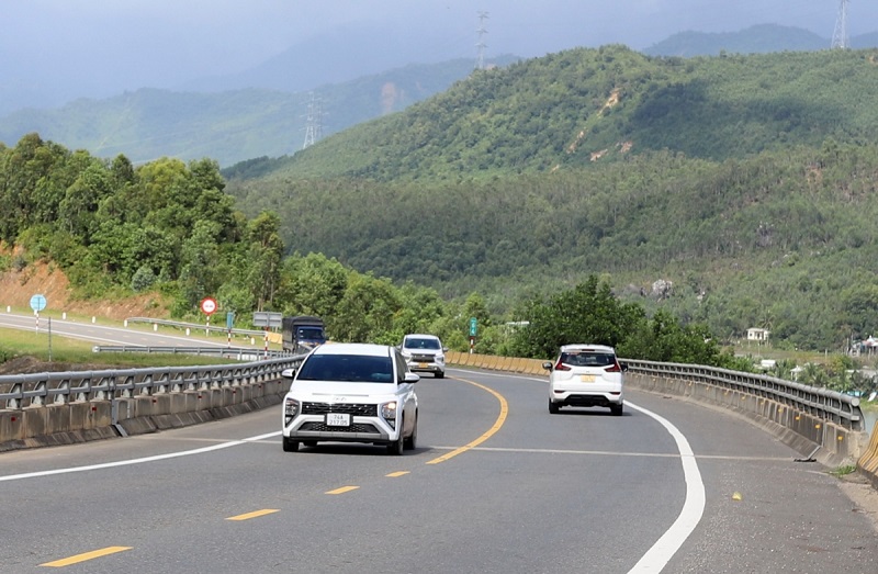 Một đoạn cao tốc Cam Lộ - La Sơn.