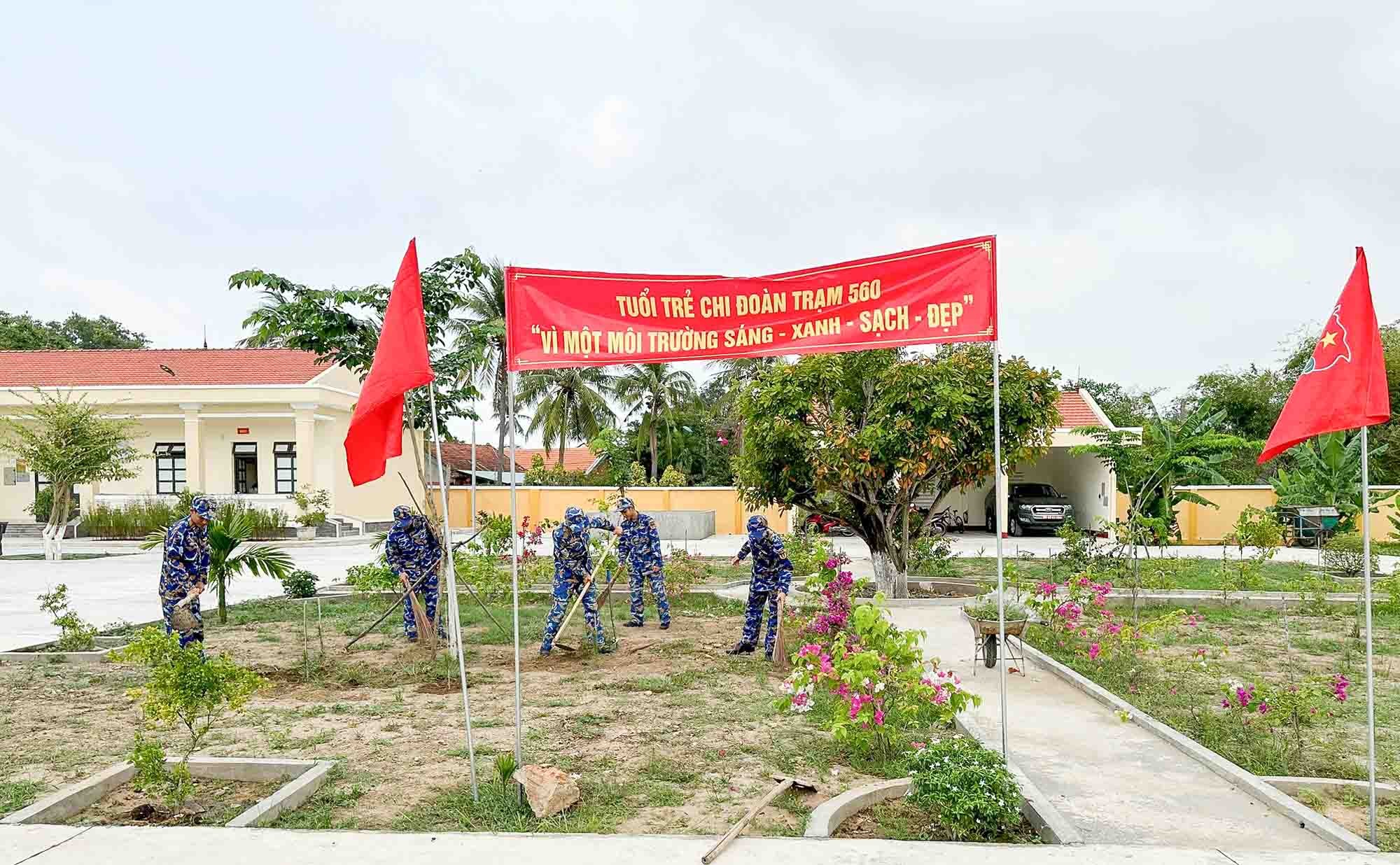 Thanh niên Hải quân dân hưởng tưởng niệm các chiến sĩ hy sinh tại quần đảo Trường Sa