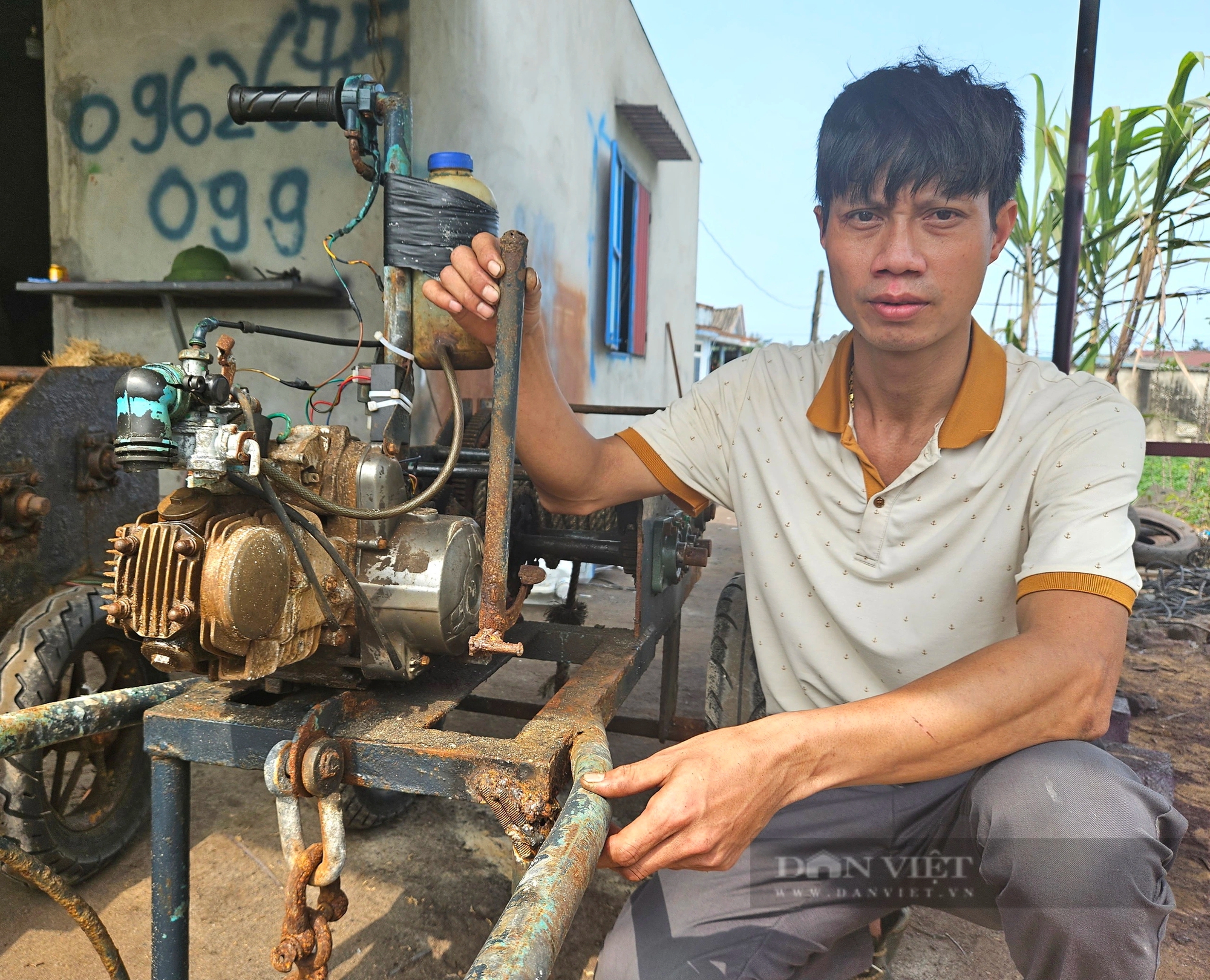 Một nông dân Quảng Bình sáng chế ra chiếc máy tời, chỉ vài phút đã kéo chiếc thuyền nặng hàng tạ lên bờ - Ảnh 4.