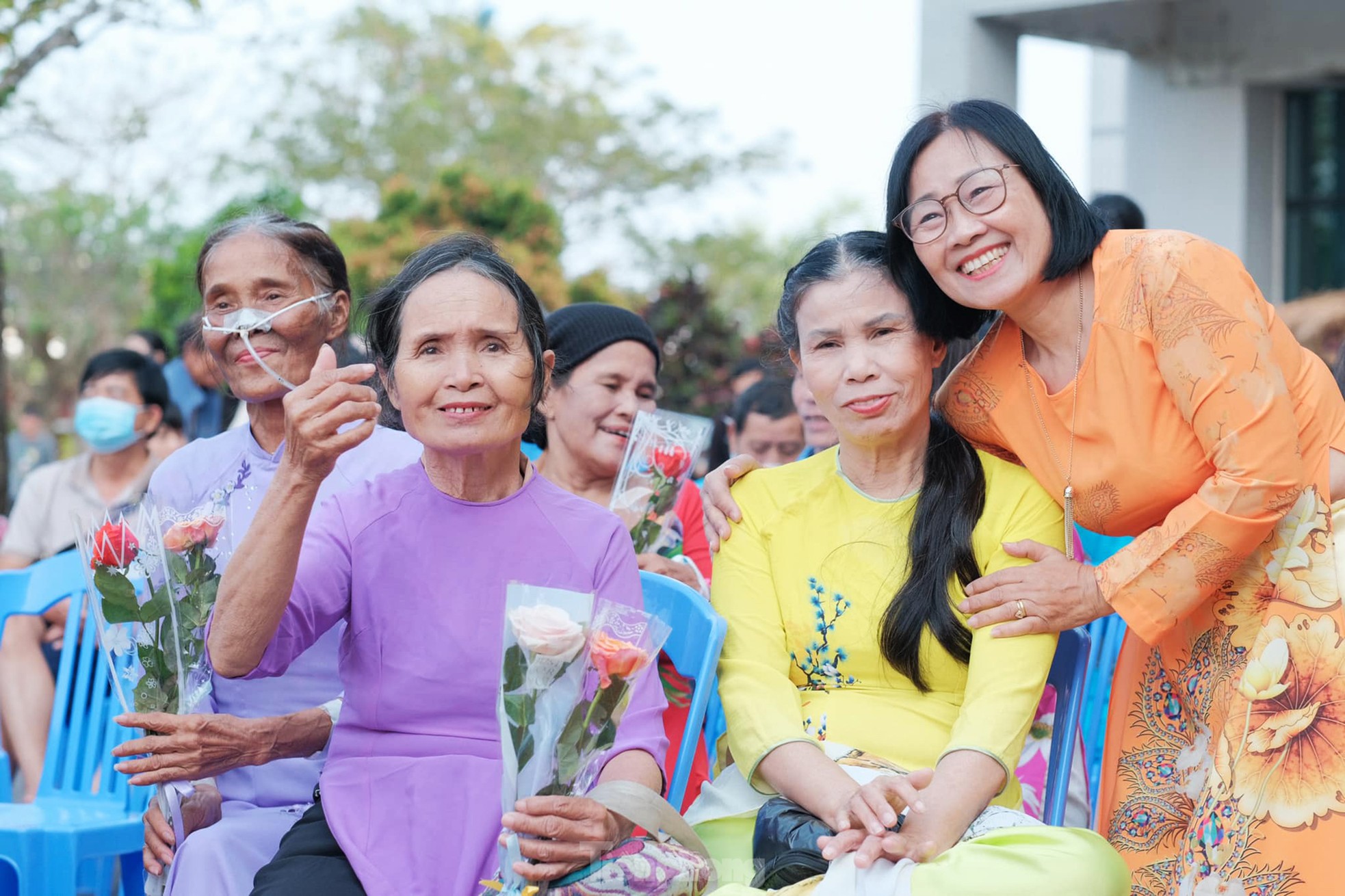 Lễ hội áo dài có một không hai trong bệnh viện Ung bướu ảnh 4