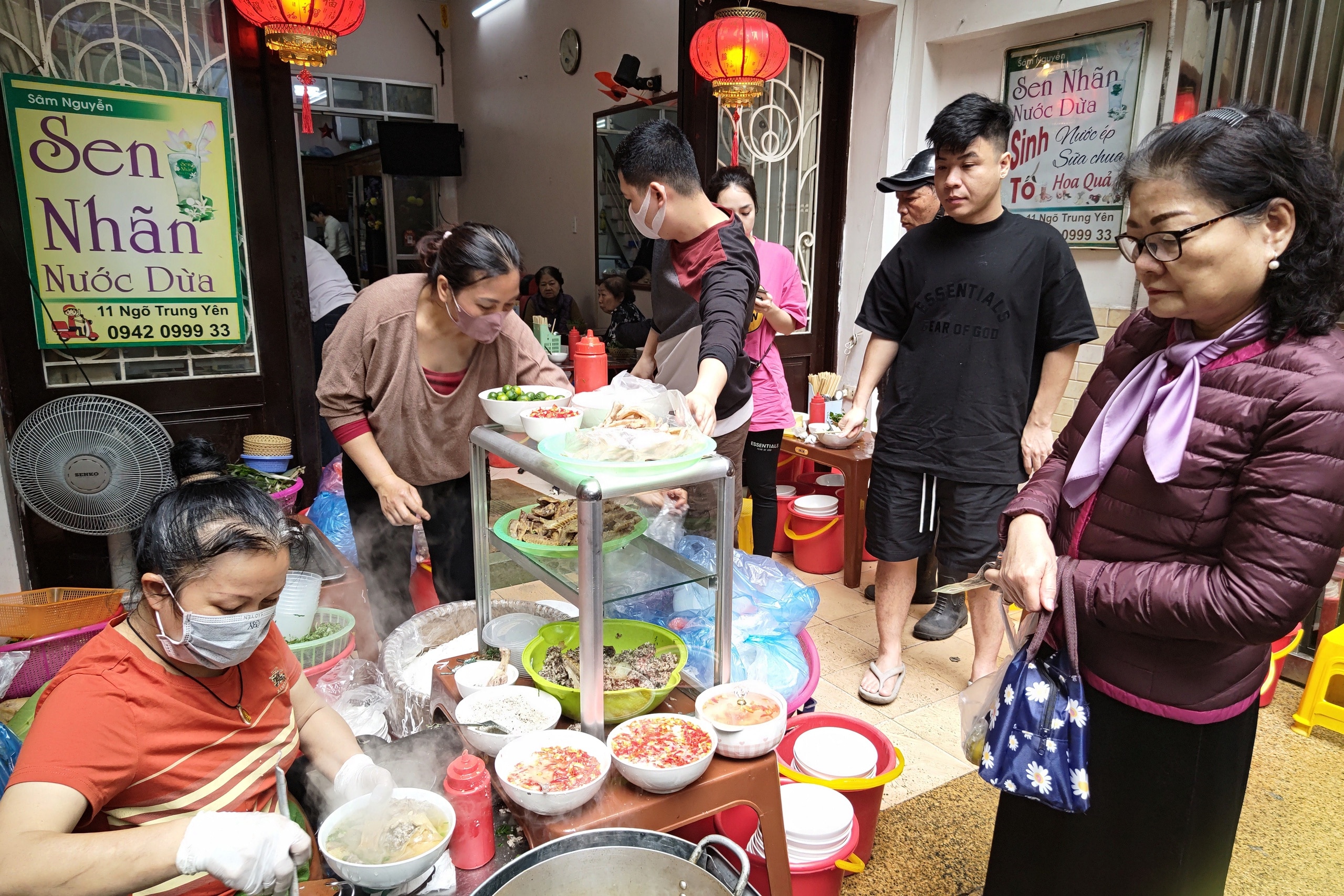 Chủ quán bún ngan Nhàn lên tiếng sau vụ lùm xùm:  "Chị không chửi khách, chẳng hiểu sao sự việc lại thành ra như thế"- Ảnh 4.