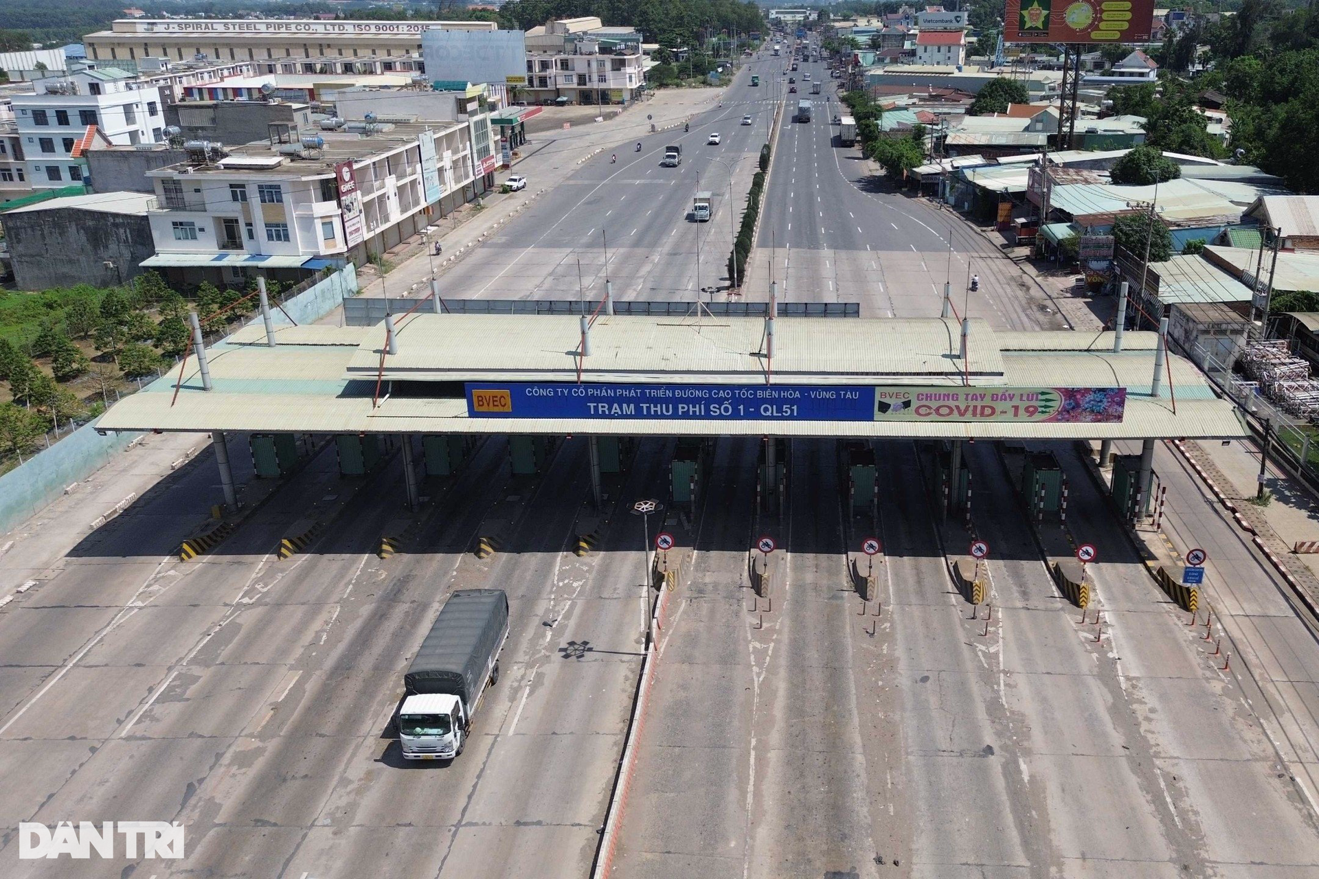 Hàng loạt trạm thu phí bỏ hoang thành 'cái bẫy' người tham gia giao thông ảnh 13