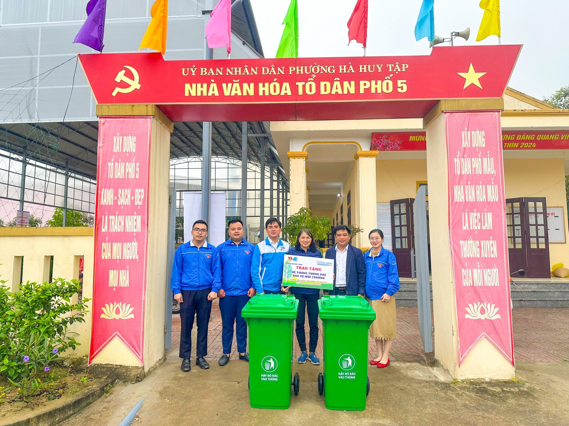 Hơn 2.000 đoàn viên thanh niên Hà Tĩnh tham gia xây dựng đô thị văn minh ảnh 14