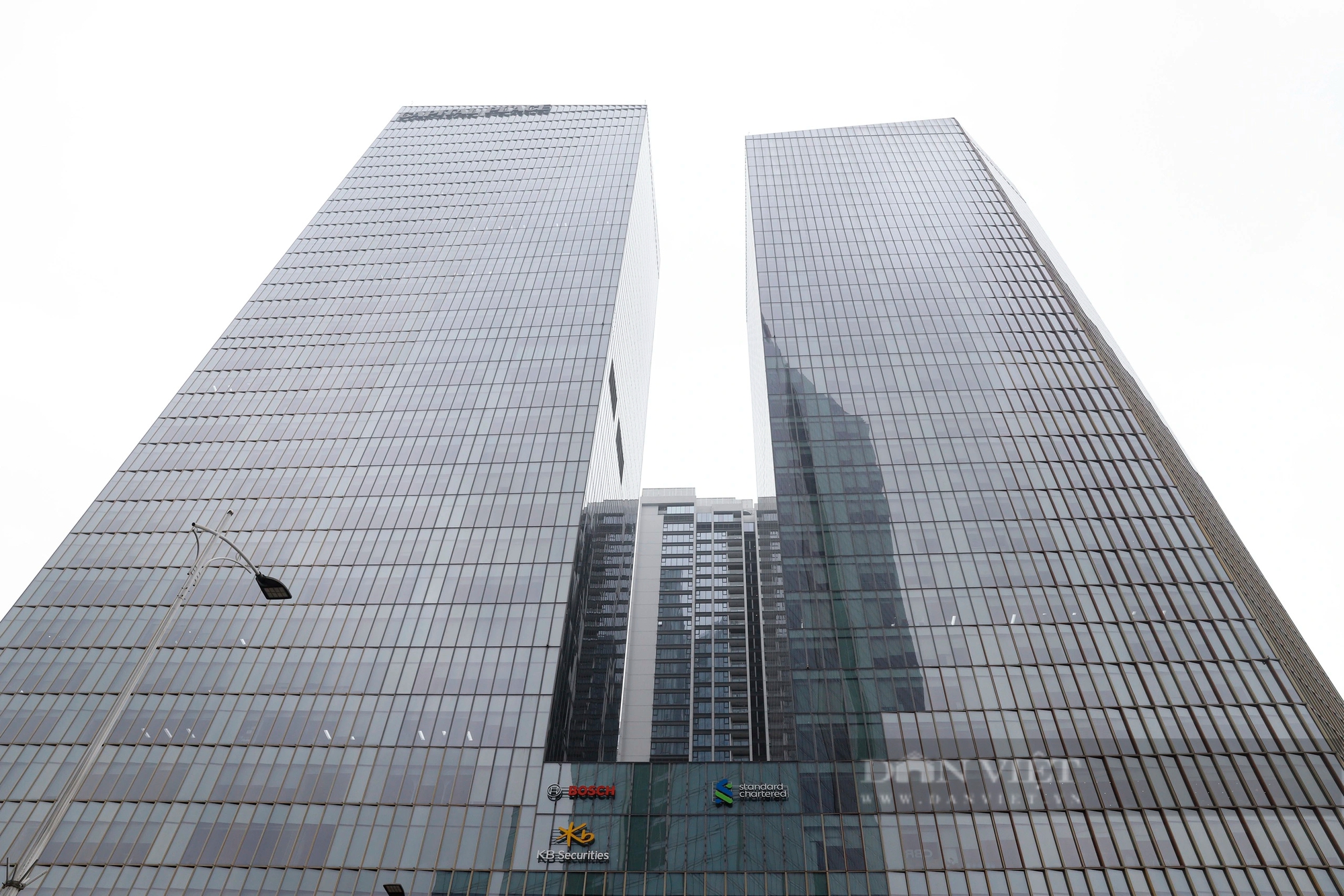Close-up of the Capital Palace Lieu Giai building being offered for sale at $1 billion USD - Photo 4. Cận cảnh toà nhà Capital Palace Liễu Giai được rao bán 1 tỷ USD- Ảnh 4.