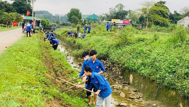 Đường bích họa 'Tự hào một dải non sông' ảnh 18