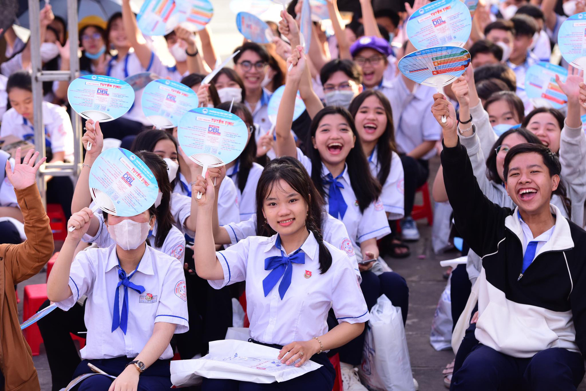 Học sinh Bạc Liêu tham dự buổi tư vấn tuyển sinh - hướng nghiệp sáng 17-3 - Ảnh: DUYÊN PHAN