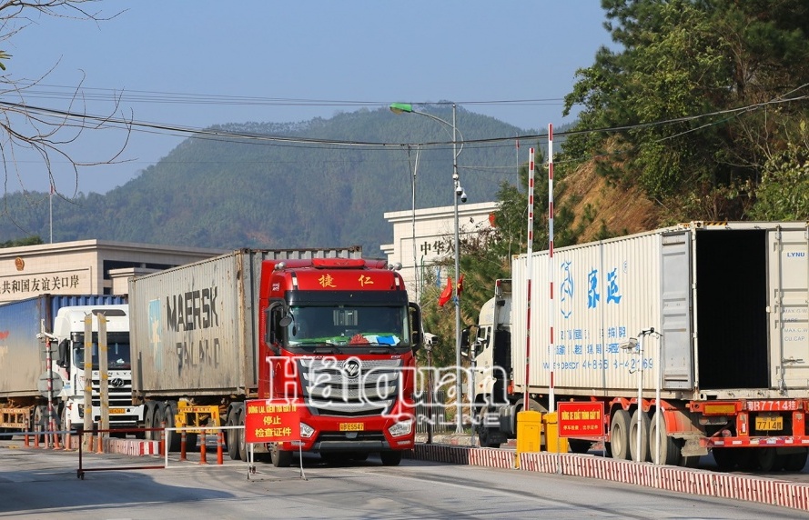 Hàng NK tăng cao, thông quan chậm ở cửa khẩu quốc tế Hữu Nghị