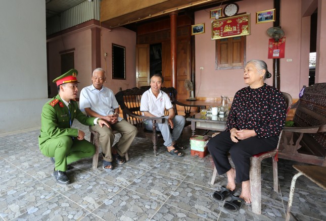 Đoàn đại biểu nhận Giải thưởng Lý Tự Trọng thăm địa chỉ đỏ ở Hà Tĩnh ảnh 22