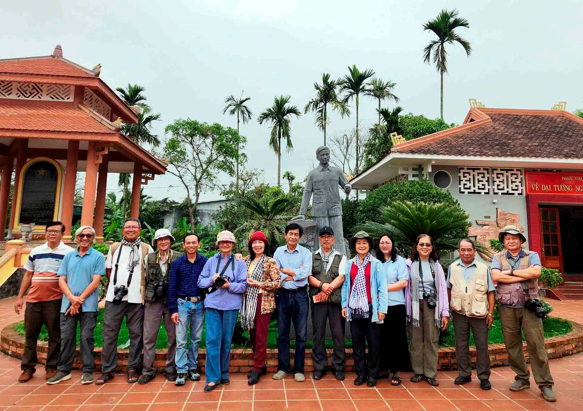 tham-nha-tuong-niem-dai-ngss-nguyen-chi-thanh.jpg