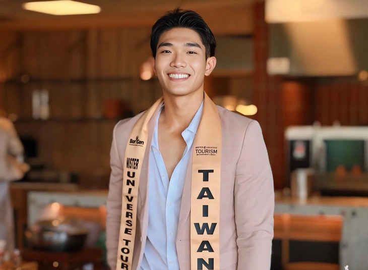 The smile of the new Mister Universe Tourism - Photo: Missosology